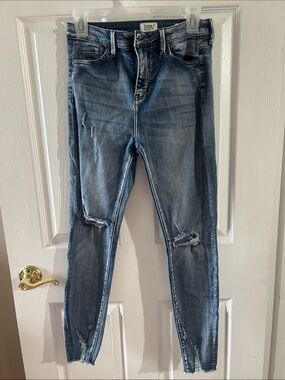 Simply Southern Women's Light-Med Blue Distressed Skinny Jeans